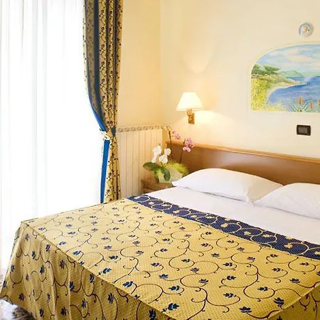 Mediterraneo Hotell 3*