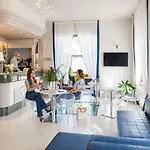 Ξενοδοχείο Mediterraneo 3*