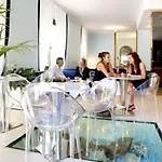 Ξενοδοχείο Mediterraneo 3*
